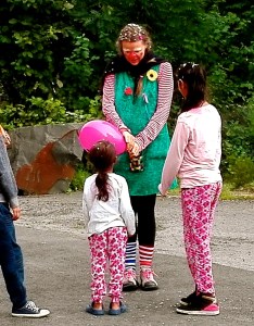 Clownin LOTTE Flüchtlingsmädchen