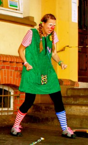 Clownin LOTTE kurbelt